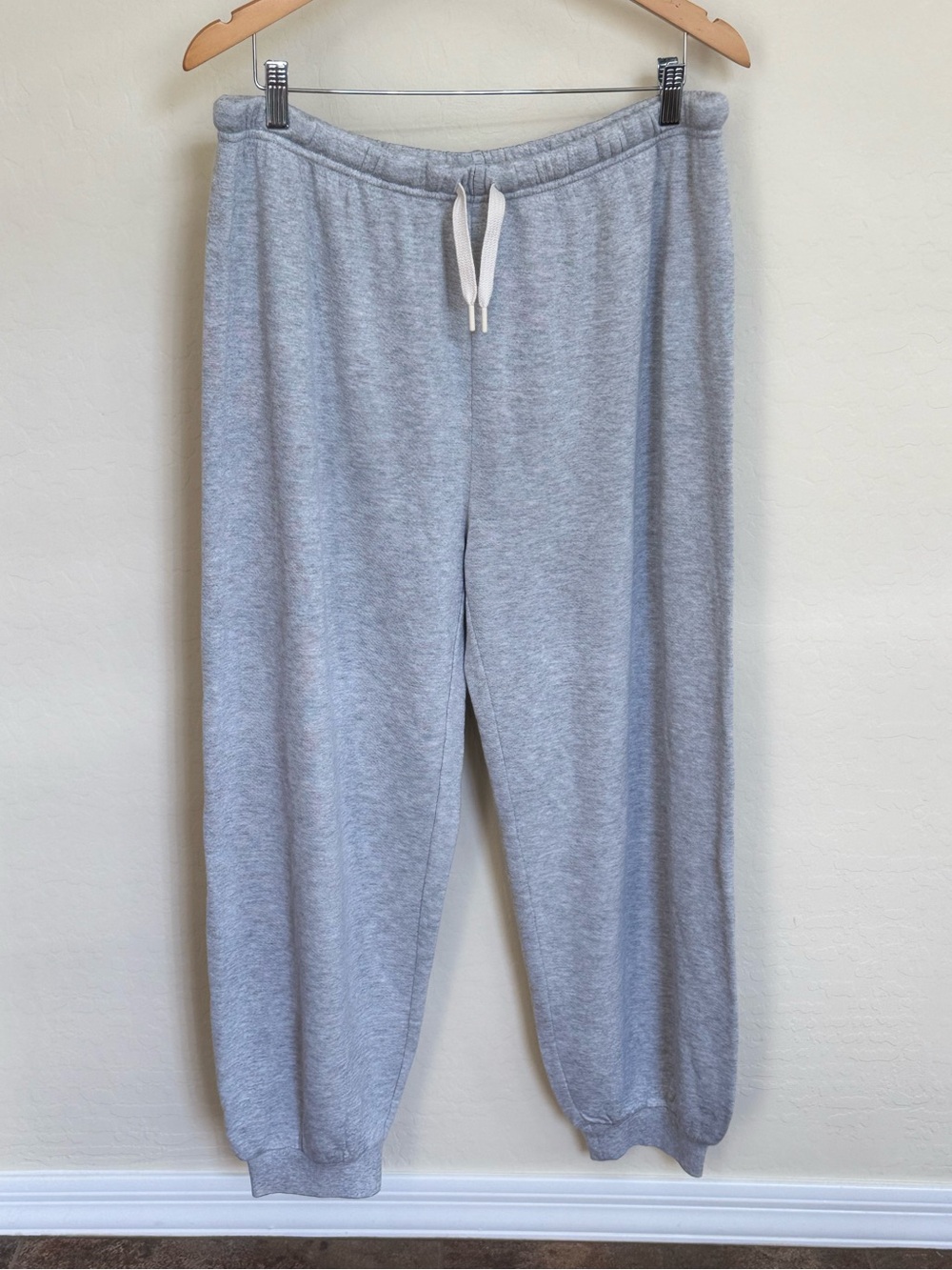 NWT OFFLINE by Aerie Cloud Fleece Baggy Joggers Sweatpants Heather Gray Large